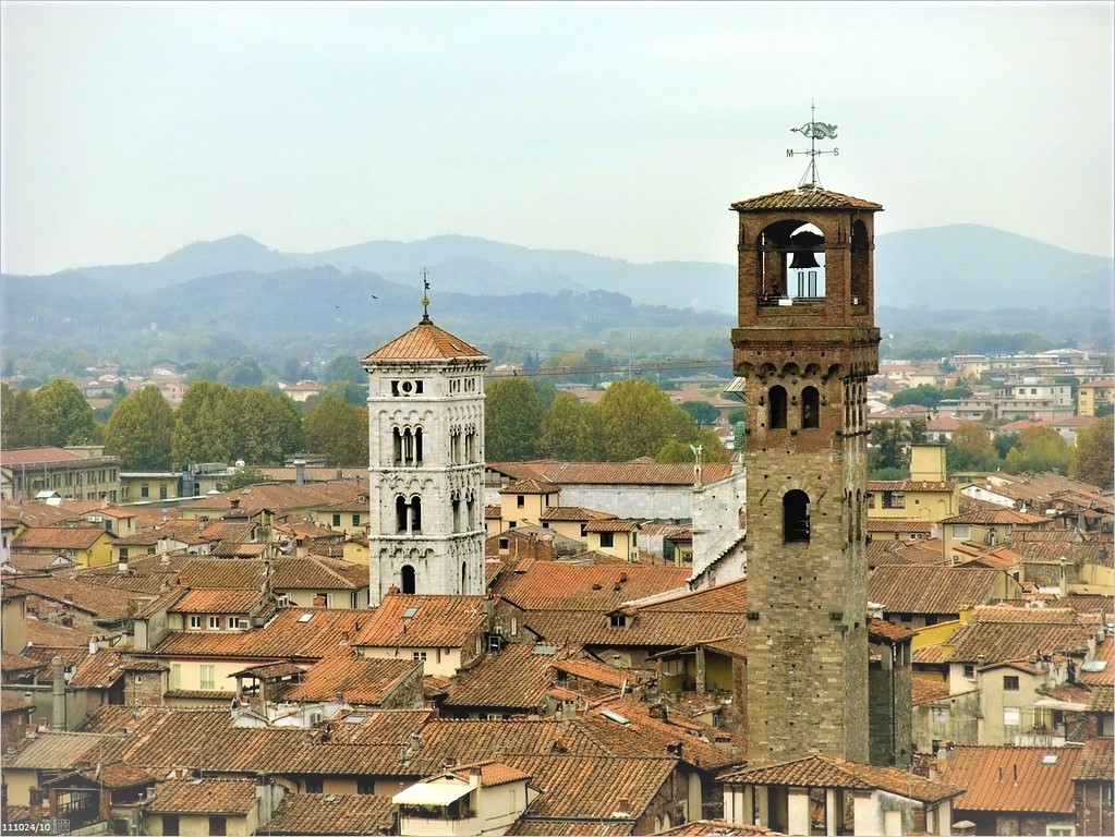 Torre delle Ore a Lucca