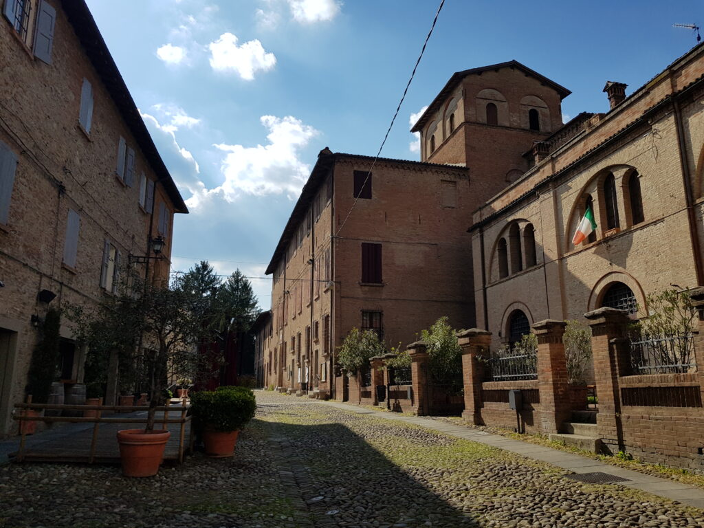 Le vie del centro storico di Castelvetro di Modena
