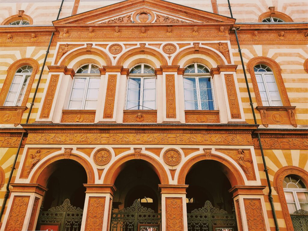 Cosa vedere a Cento: il Teatro Borgatti