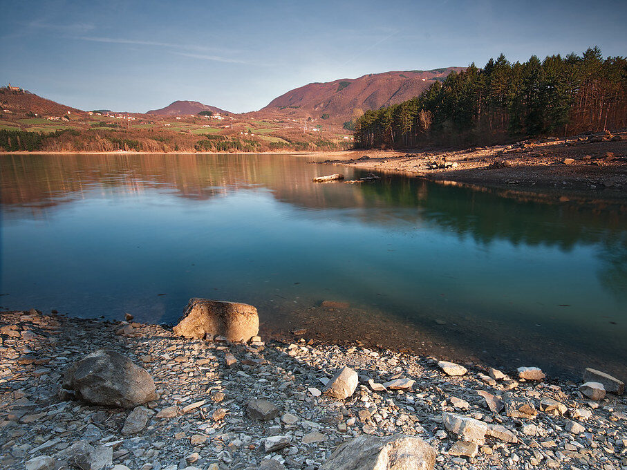 Lago di Suviana al tramonto