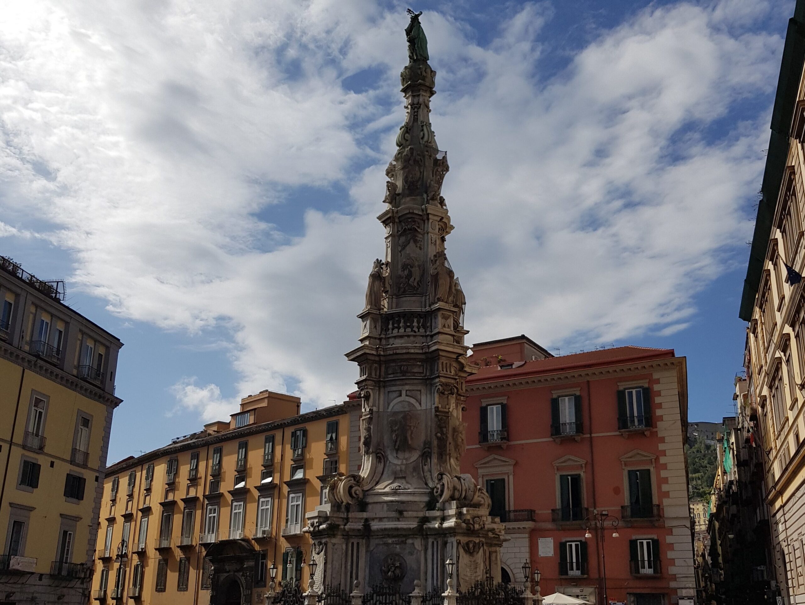 La Piazza del Gesù Nuovo a Napoli