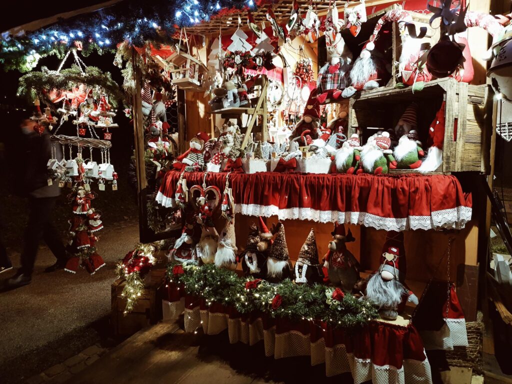 Cosa vedere a Levico Terme: le bancarelle del mercatino di Natale