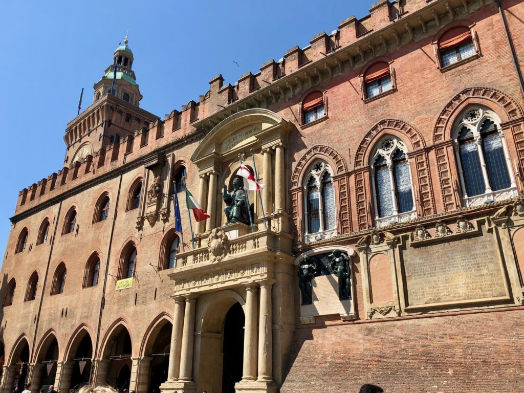 Cosa vedere a Bologna: Palazzo d'Accursio sede del Comune