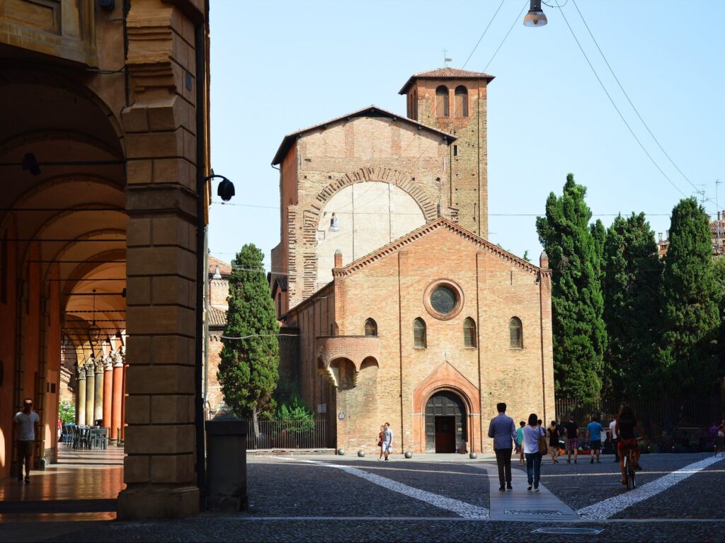 Piazza Santo Stefano e il complesso delle "Sette chiese", tra le cose da vedere a Bologna in un giorno