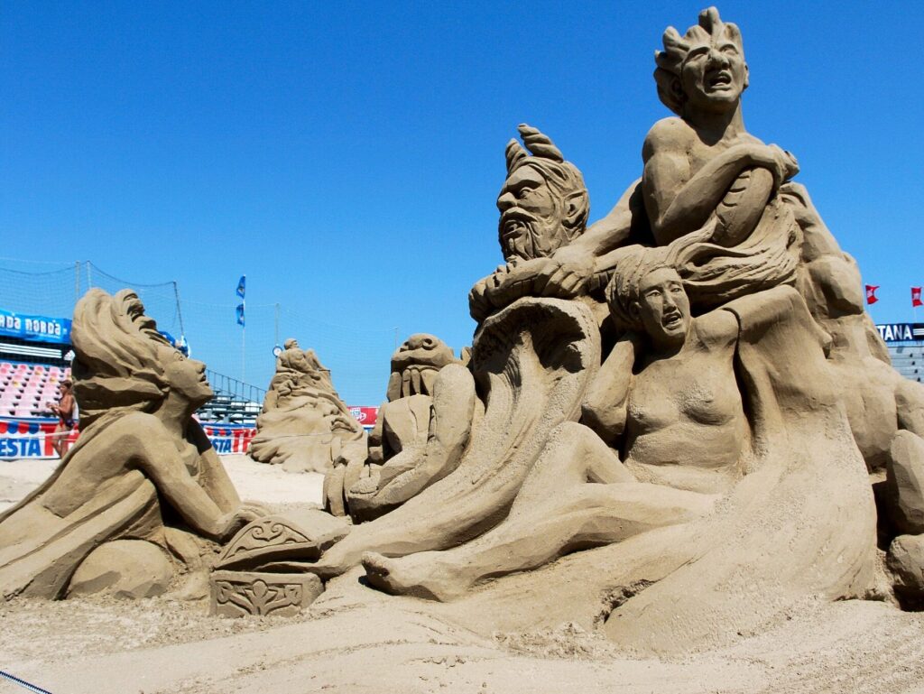 Una scultura di sabbia del World Master Sculture di Sabbia di Cervia