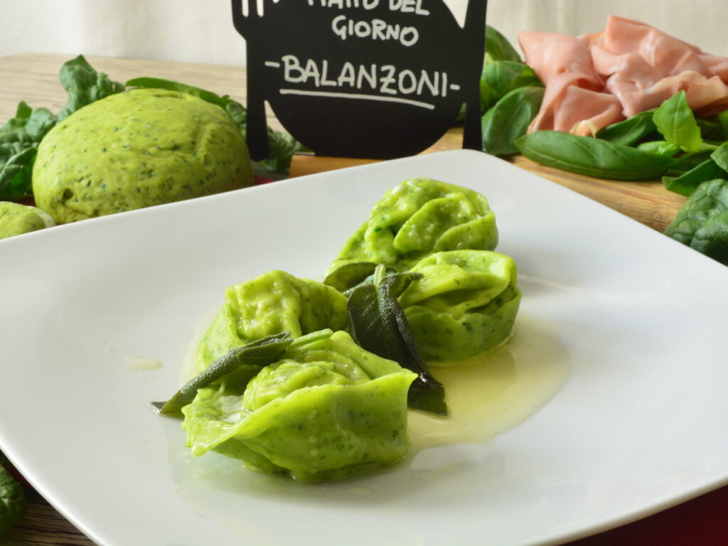 I Balanzoni, pasta ripiena tipica di Bologna