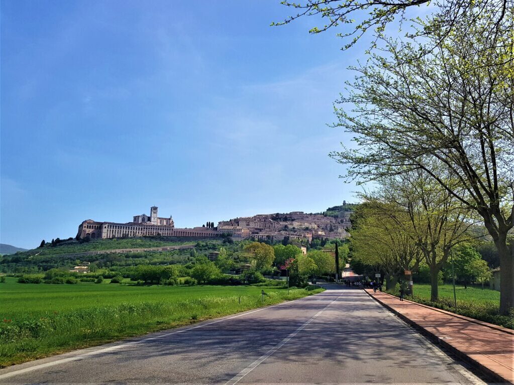 Lago Trasimeno cosa vedere nei dintorni, la città di Assisi