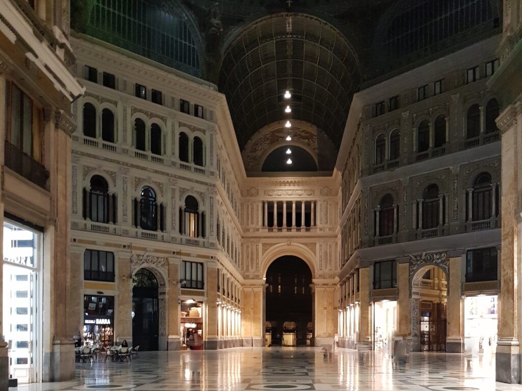 Galleria Umberto I Cosa vedere a Napoli in 3 giorni