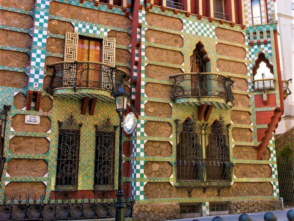 Facciata di Casa Vicens a Barcellona