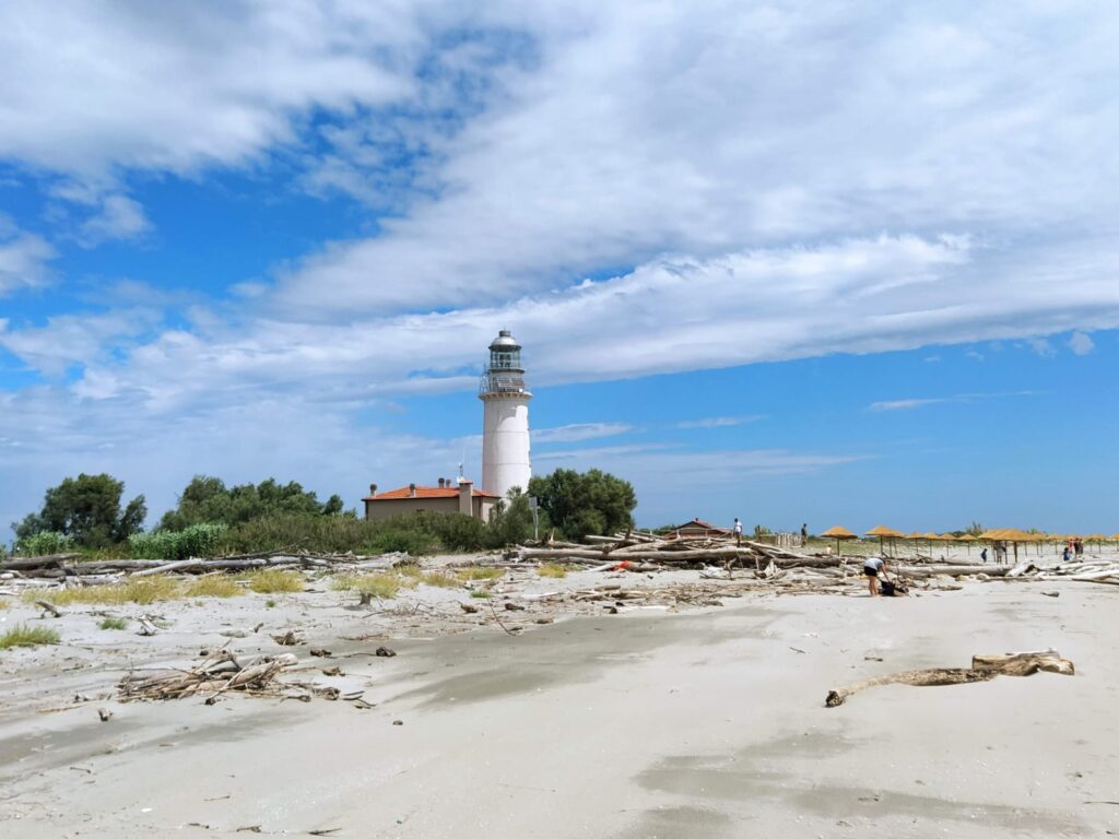 Il faro dell'Isola dell'Amore a Goro