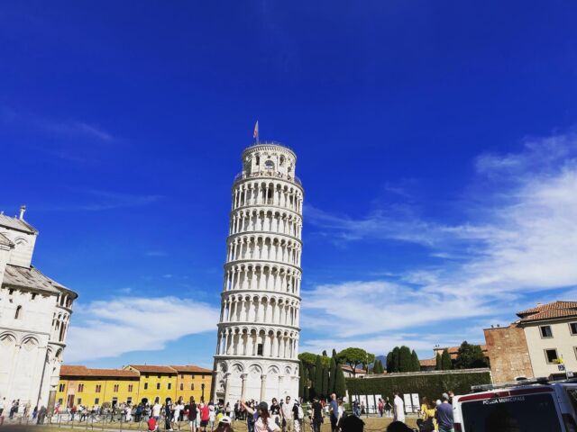 Ieri bellissima giornata a Pisa. Piazza dei miracoli con la famosissima torre pendente, è davvero uno spettacolo!
Voi ci siete mai stai?
#pisa #pisatower #toscana #tuscany #visittoscana #visittuscany #tuscanygram #tuscanylovers #tower #italy #italy🇮🇹 #italytravel #italytrip #italygram #travelphotography #travelblog #travelblogger #travelgram #landscape