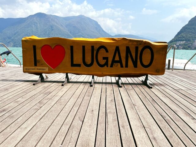 Il lungolago di Lugano è una bella passeggiata in cui poter ammirare il paesaggio del lago di Lugano. 

Lungo la passeggiata si incontrano panchine e sdraio in cui potersi riposare e anche la famosa scritta “LUGANO” a cui poter scattare una foto ricordo.

Quali altre città conoscete in cui scattarsi una foto di questo tipo?

#lugano #luganolake #luganodavivereinsieme #svizzera #switzerland #travel #travelblogger #travelblog #scritta #scrittainlegno #lungolago #passeggiata #ilove #ilovelugano
